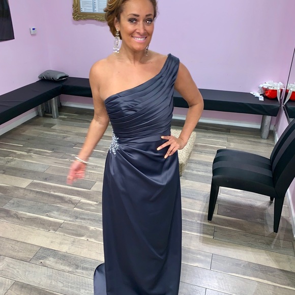 NEW TAGS Stunning Charcoal sequin one shoulder - Picture 7 of 8